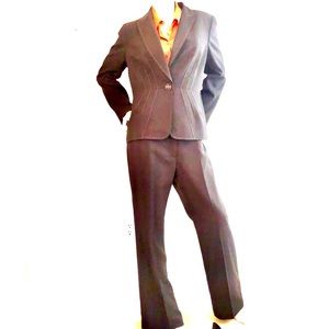 Kasper 2 Piece Suit